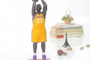 开云体育官网-场上外星人！NBA球星动作不输科比