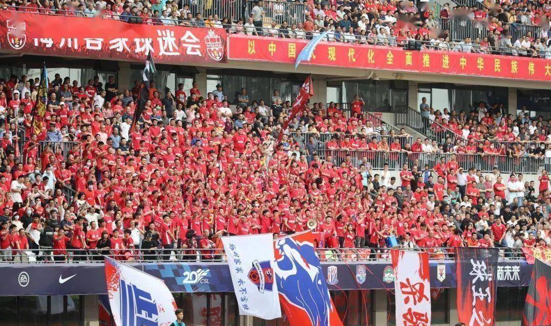 关于国内足球联赛第一轮战罢,球迷目不暇接的信息