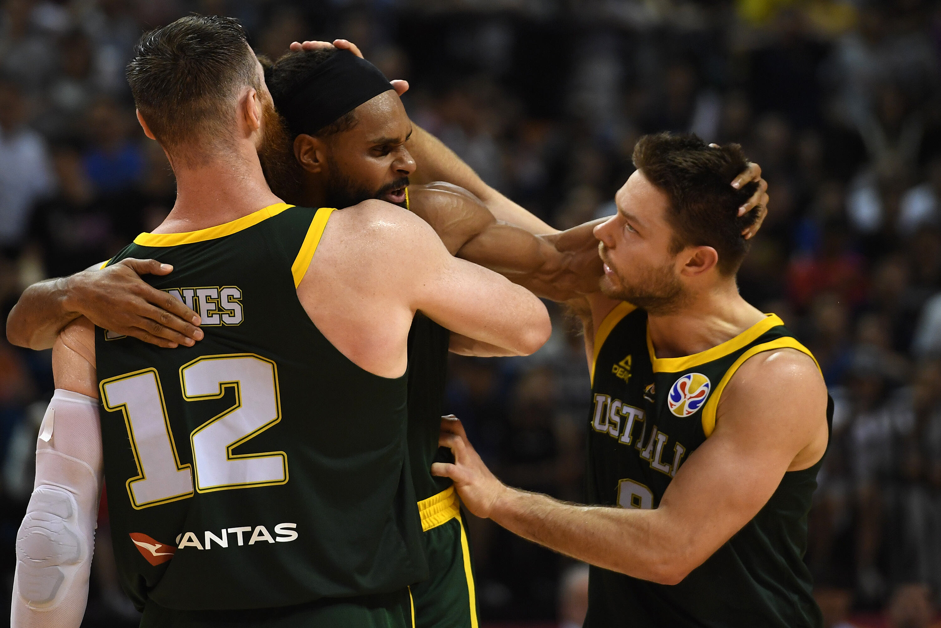 关于小组赛NBA：英格兰淘汰法国队，球迷沸腾的信息