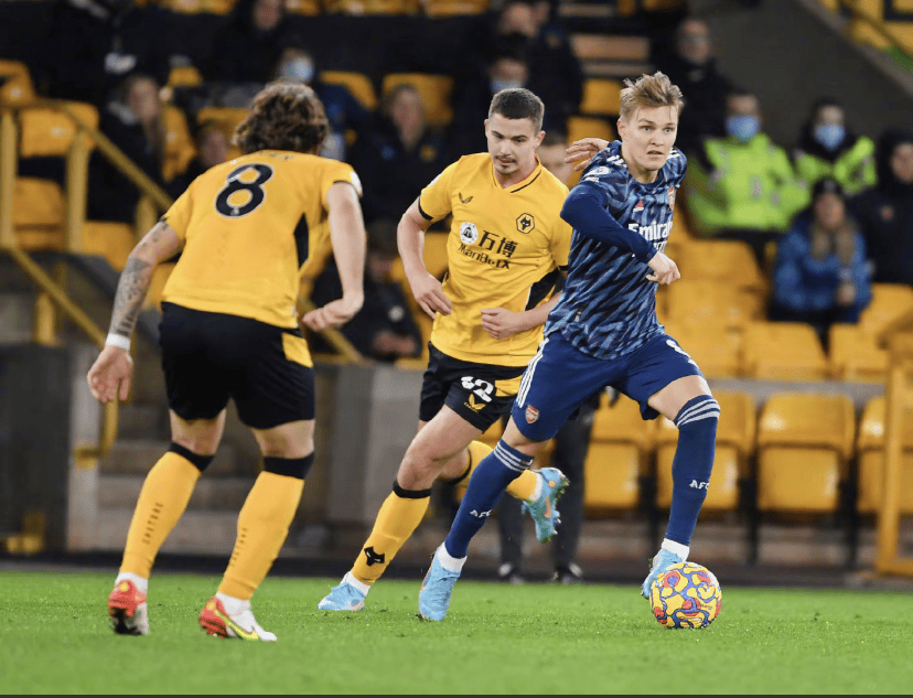 狼队不敌对手,英格兰足球比赛表现不佳的简单介绍 狼队不敌对手,英格兰足球比赛表现不佳的简单介绍