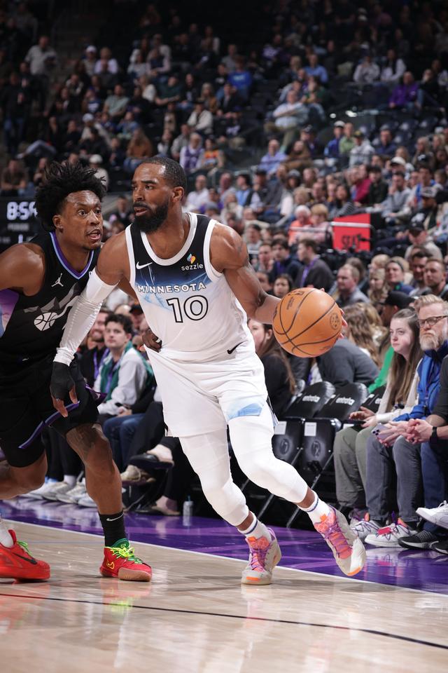 森林狼击败爵士，唐斯砍下25+16