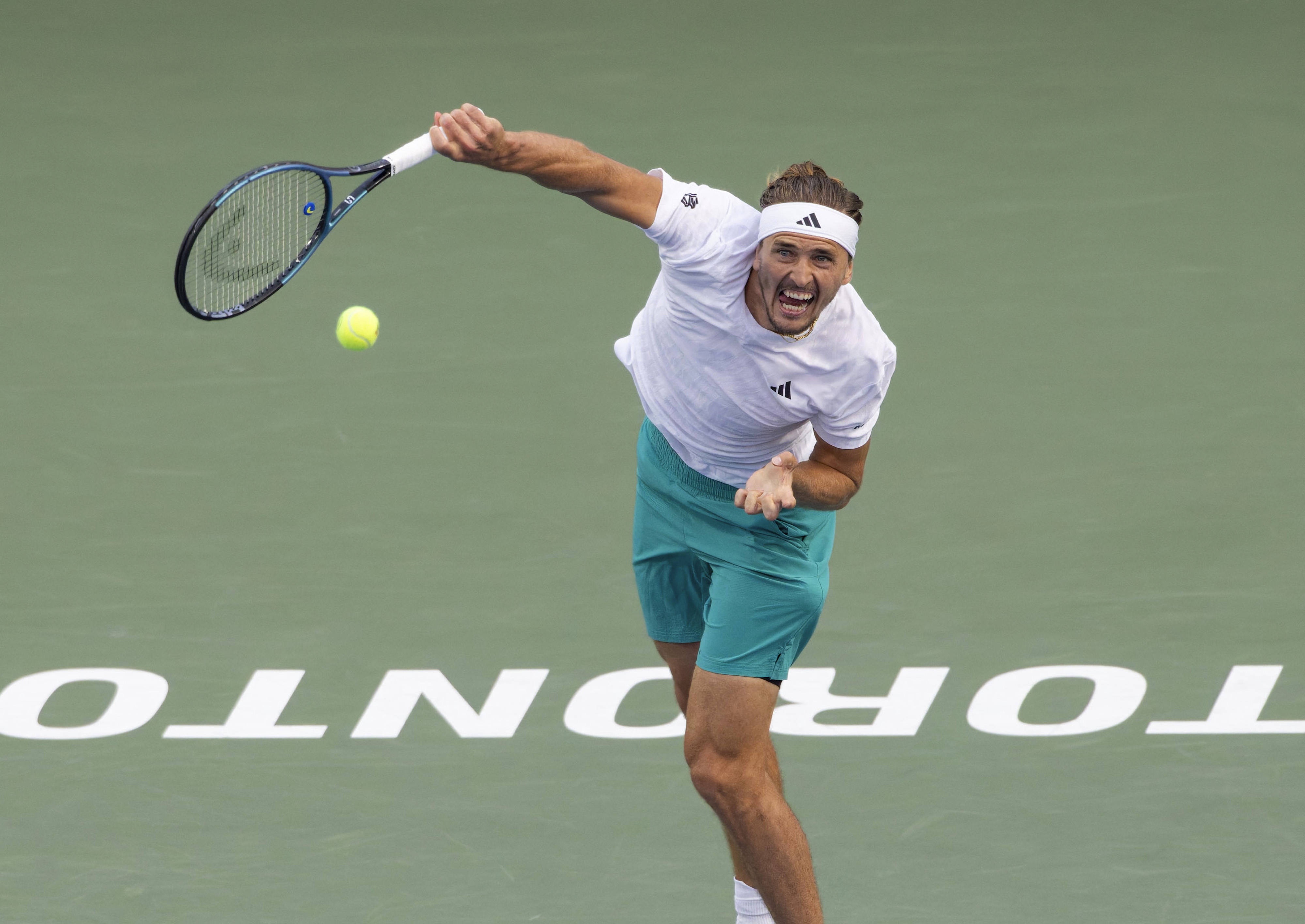 关于世界网球队绝杀法国网球队，兹维列夫统治全场的信息