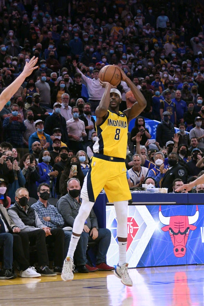 骑士完胜广州队,库里带队取胜 骑士完胜广州队,库里带队取胜