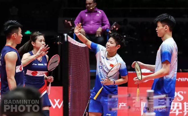 丹麦队碾压法国队，黄鸭组合高光表现