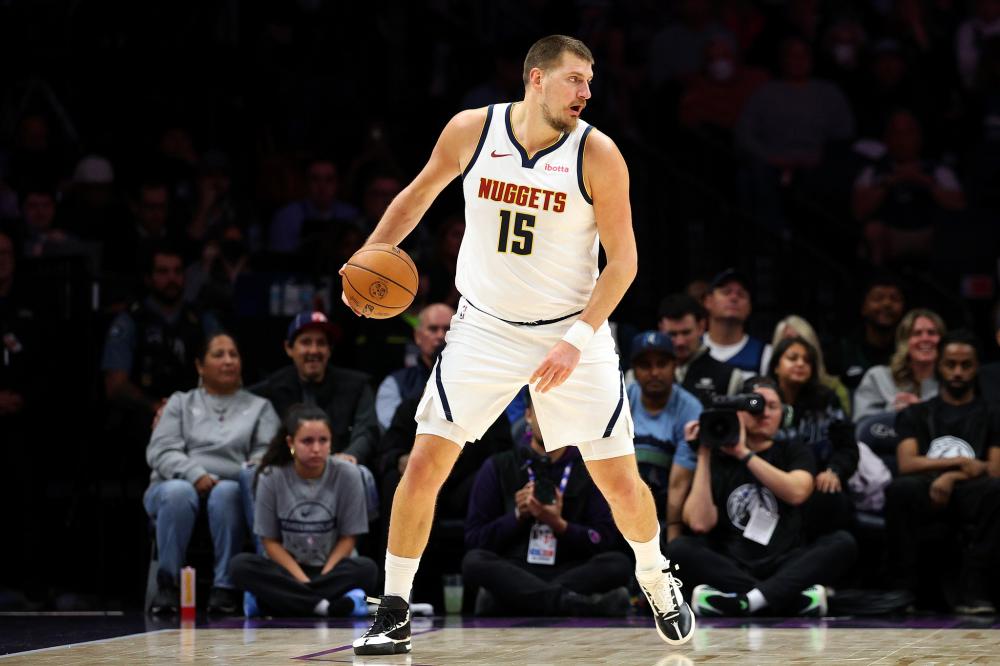 山东队力克步行者，约基奇带队取胜