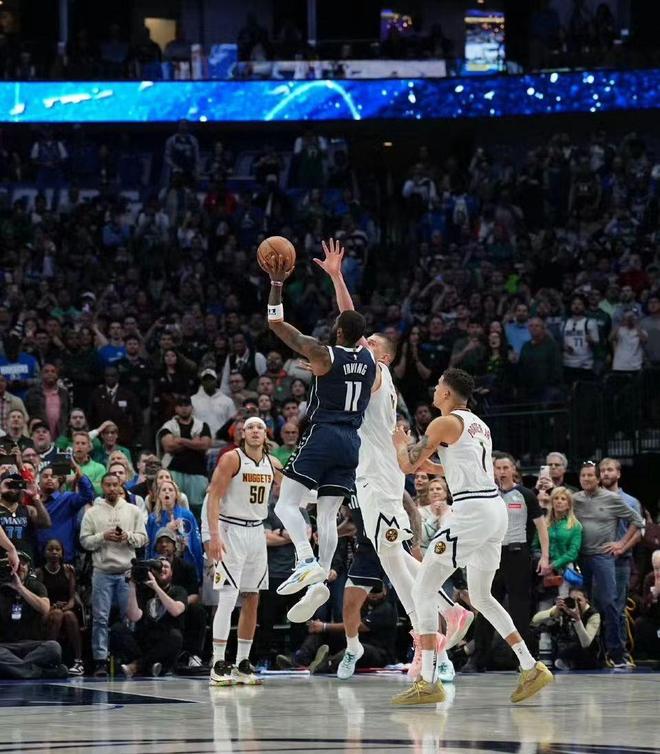 湖人险胜山西队,欧文惊艳四座 湖人险胜山西队,欧文惊艳四座