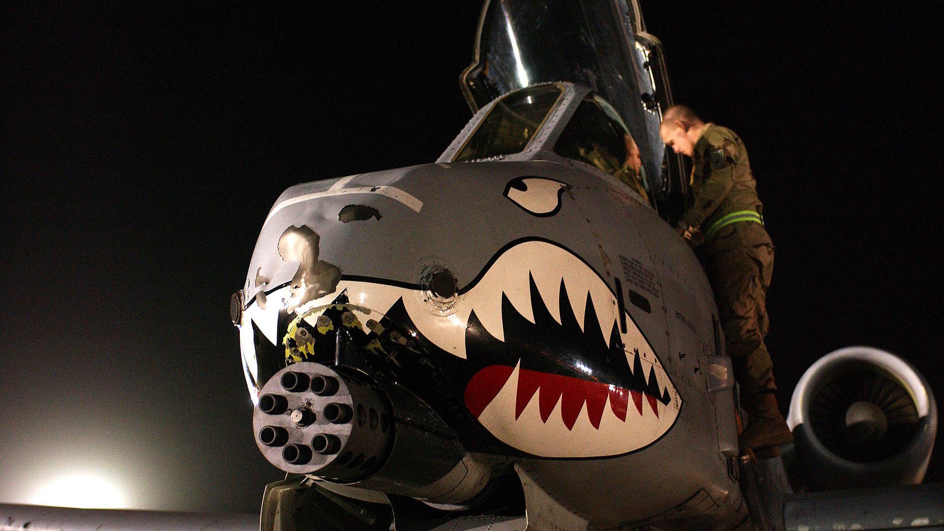 巅峰对决！太阳险胜活塞，伦纳德关键先生显神威