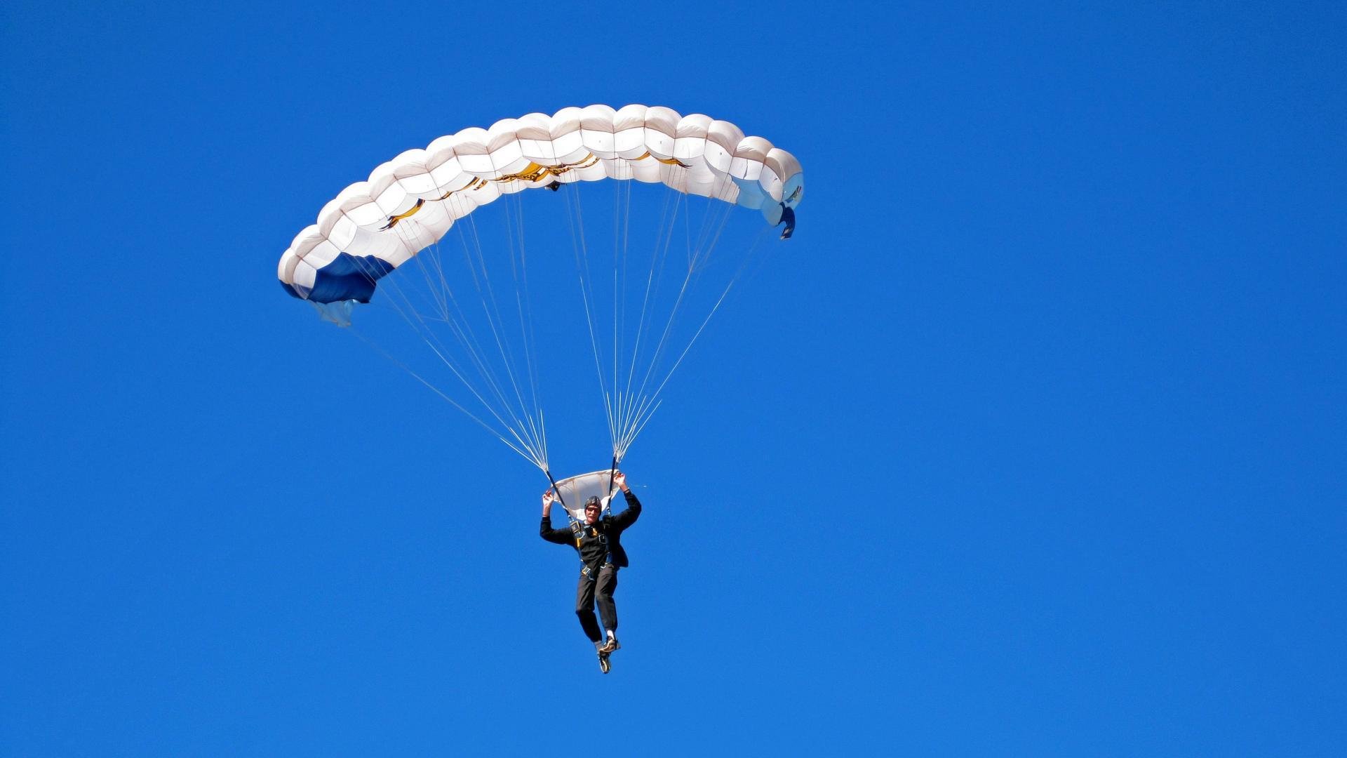 西决式外交，尼日利亚如何粉碎波兰，迪亚斯在关键时刻的启示